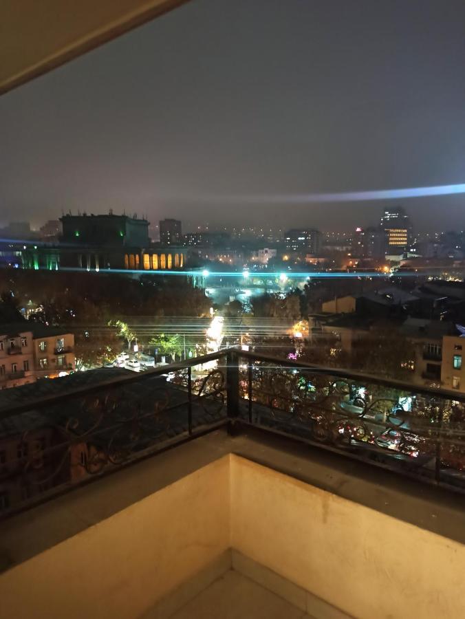 Красивая, Просторная Квартира В Самом Центре Еревана, Рядом С Оперным Театром. יירבאן מראה חיצוני תמונה